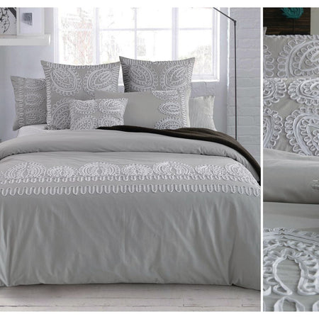 Johnson Home 7 Piece 300 Thread Count Fashion Bedding Set Ribbon Maze (King)